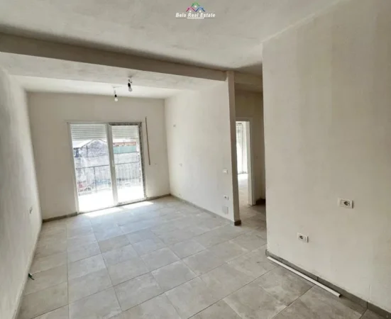 Tirane, jepet me qera zyre Kati 1, 97 m² 550 € (shkolla niket dardani)
