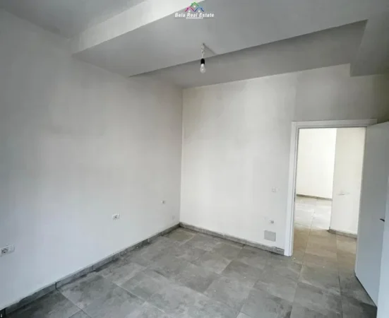 Tirane, jepet me qera zyre Kati 1, 97 m² 550 € (shkolla niket dardani)