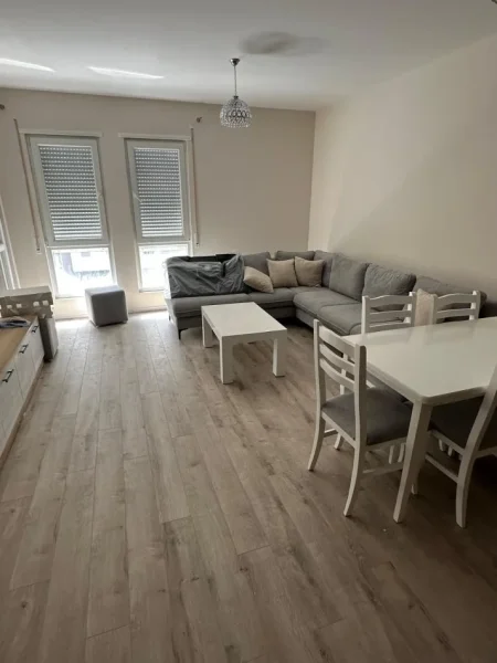 Tirane, jepet me qera apartament 2+1 Kati 2, 100 m² 600 € (5 Maj Concord Center prane Mjeksis)