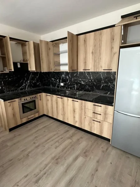 Tirane, jepet me qera apartament 2+1 Kati 2, 100 m² 600 € (5 Maj Concord Center prane Mjeksis)