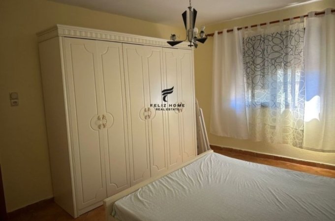 Tirane, jepet me qera apartament 1+1 Kati 4, 65 m² 400 € (PRANE KUPOLES)