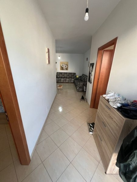 Tirane, QERA 2+1+ Parking  400 € (Fresk)