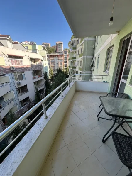 Tirane, QERA 2+1+ Parking  35.000 leke (Fresk)