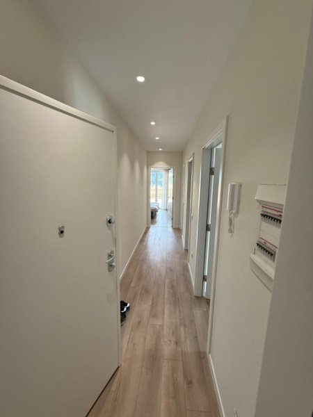 Tirane, shitet apartament+verande | Penthouse 3+1+Ballkon Kati 6, 244 m² 360.000 € (Rruga 5 maji)