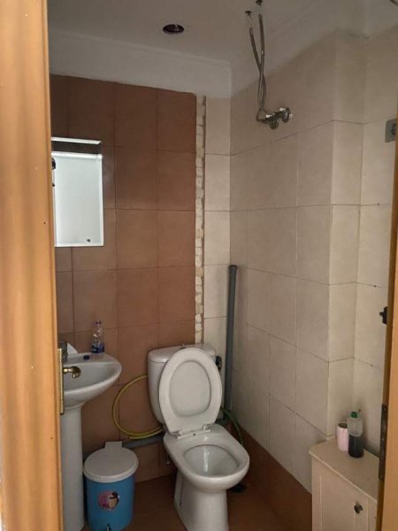 Tirane, shitet ambjent biznesi Kati 1, 100 m² 2.500 Euro/m2 (rruga frederik shiroka)