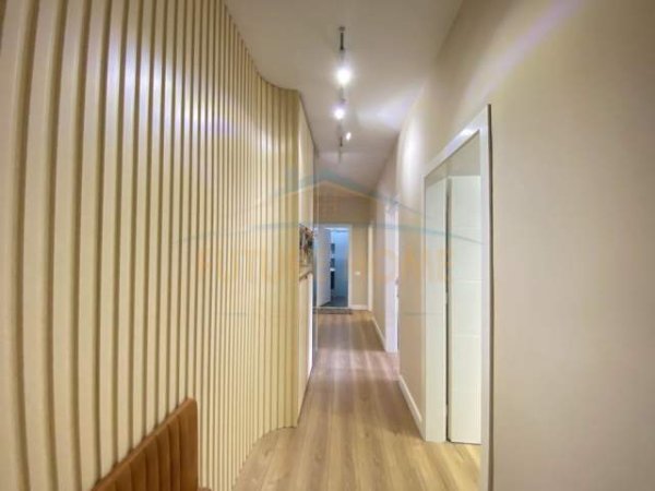 Tirane, shitet apartament 2+1+BLK Kati 4, 102 m² 160.000 Euro (Yzberisht)
