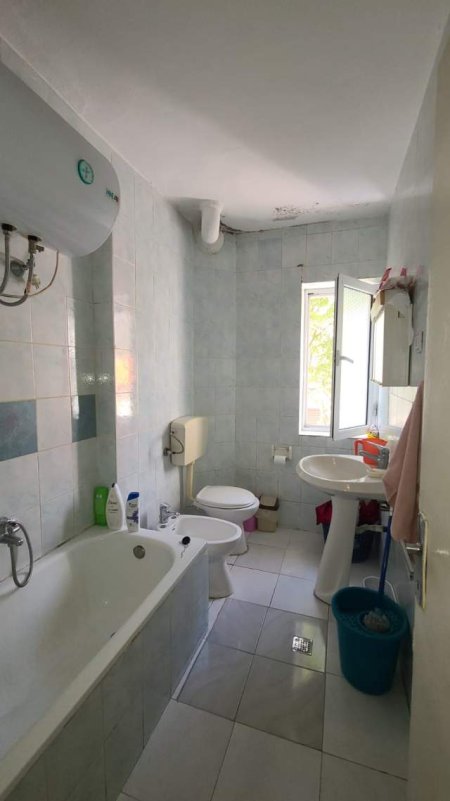 Tirane, jepet me qera apartament 1+1+BLK Kati 2, 55 m² 250 Euro (Mihal Grameno)