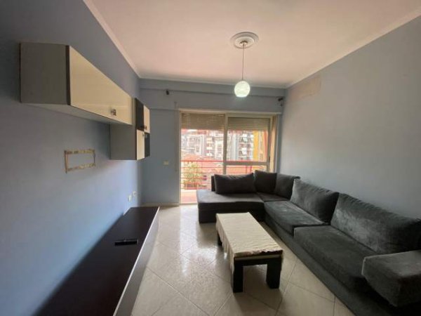 Tirane, jepet me qera apartament 1+1+BLK Kati 4, 63 m² 350 Euro (Don Bosko)