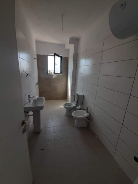 Tirane, shitet apartament 2+1 Kati 8, 97 m² 55.000 Euro (Kamez)