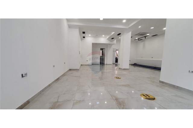 Tirane, jepet me qera ambjent biznesi Kati 0, 100 m² 2.000 Euro (Hoxha Tahsim)