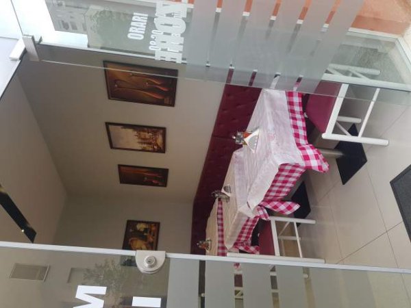 Tirane, jepet me qera ambjent biznesi Kati 0, 60 m² 450 Euro (Rr.frosina plaku kompleksi kontakt ose magnet)