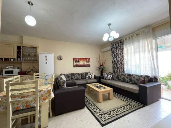 Tirane, jepet me qera apartament 2+1+BLK Kati 5, 93 m² 35.000 Leke (Rruga Stefan Shundi)