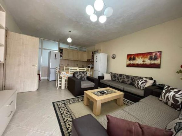 Tirane, jepet me qera apartament 2+1+BLK Kati 5, 93 m² 35.000 Leke (Rruga Stefan Shundi)
