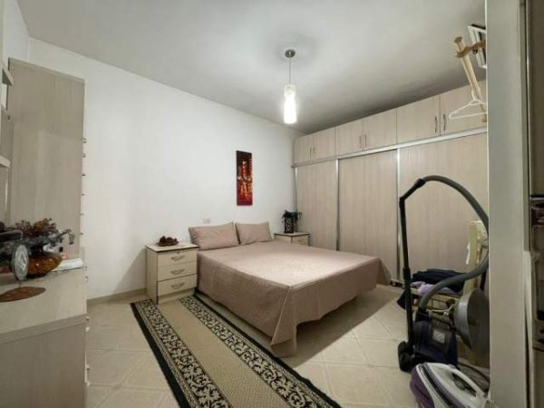 Tirane, jepet me qera apartament 2+1+BLK Kati 5, 93 m² 35.000 Leke (Rruga Stefan Shundi)