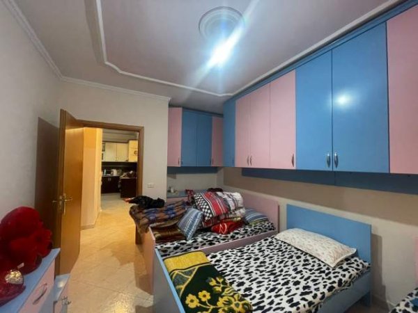 Tirane, jepet me qera apartament 2+1+BLK Kati 1, 110 m² 350 Euro (Rruga Loni Ligori)