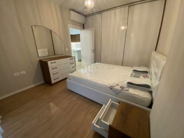 Tirane, jepet me qera apartament 1+1 400 Euro (KOMPLEKSI ZIRKON)