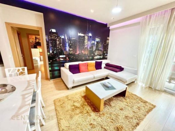 Tirane, shes apartament 250.000 Euro (RRUGA  KAVAJES)