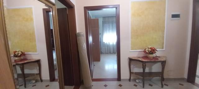Tirane, jepet me qera apartament 2+1+A Kati 3, 75 m² 450 Euro (Shkollae Baletit)