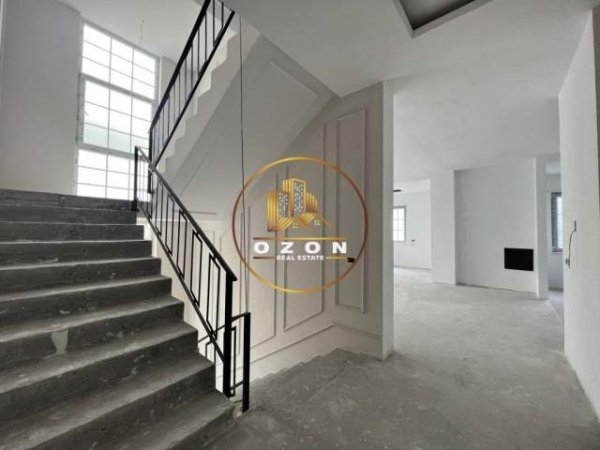 Tirane, jepet me qera Vile 4+1+A+BLK Kati 3, 500 m² 3.500 Euro (TEG, Lunder)