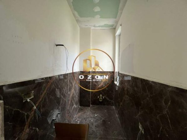 Tirane, jepet me qera Vile 4+1+A+BLK Kati 3, 500 m² 3.500 Euro (TEG, Lunder)
