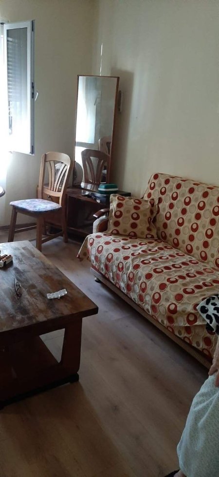 Tirane, jepet me qera apartament 1+1+A 45 m² 25.000 Leke (ALI DEMI)