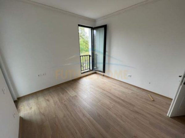 Korce, shitet apartament 2+1+BLK Kati 3, 104 m² 86.000 Euro (Lagjia 9, Korçë)