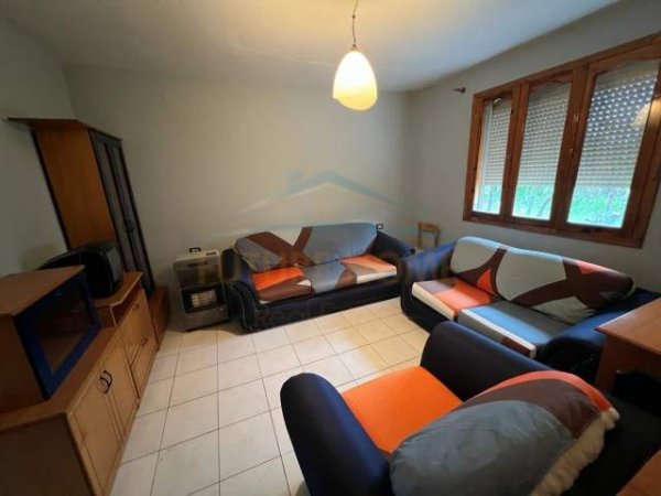 Korce, shitet shtepi 2 Katshe Kati 2, 102 m² 54.100 Euro (Lagjia 6, Korçë)