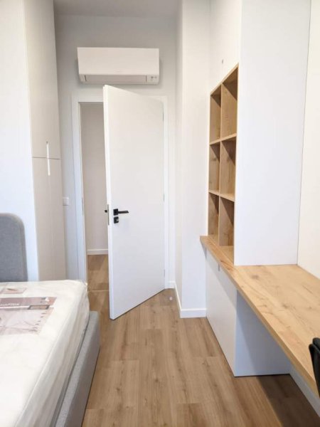 Tirane, jepet me qera apartament 3+1 Kati 10, 140 m² 2.500 Euro (Rruga e Kosovareve)