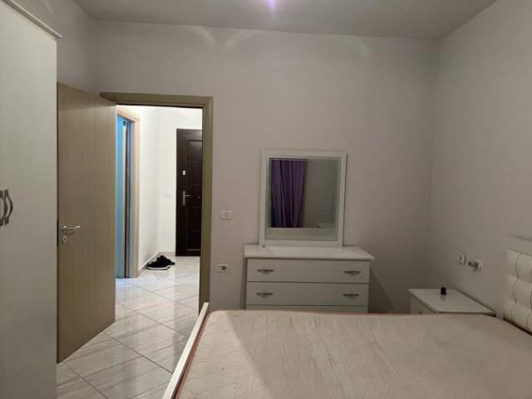 Tirane, jepet me qera apartament 1+1+BLK Kati 3, 72 m² 300 Euro (3Deshomoret)
