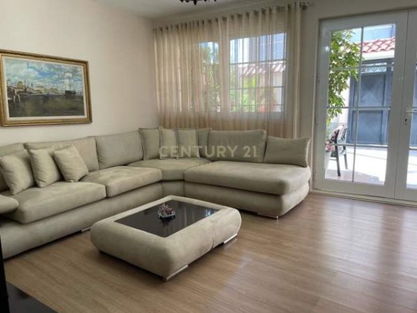 Tirane, jepet me qera apartament 2+1+A+BLK Kati 0, 140 m² 450 Euro (Oxhaku)