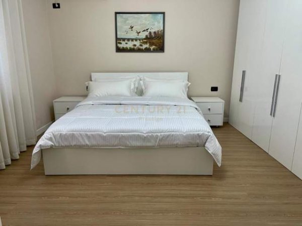 Tirane, jepet me qera apartament 2+1+A+BLK Kati 0, 140 m² 450 Euro (Oxhaku)