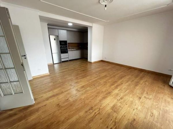 Tirane, jepet me qera zyre Kati 9, 106 m² 1.200 Euro (BLLOK)