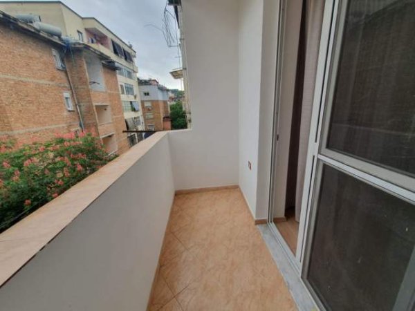 Tirane, jepet me qera apartament 2+1 Kati 4, 70 m² 45.000 Leke (Mine Peza)