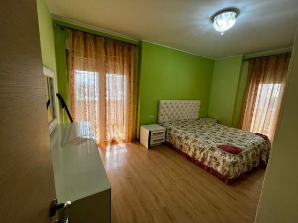 Tirane, jepet me qera apartament 2+1+BLK Kati 2, 80 m² 500 Euro (rruga e kavajes)