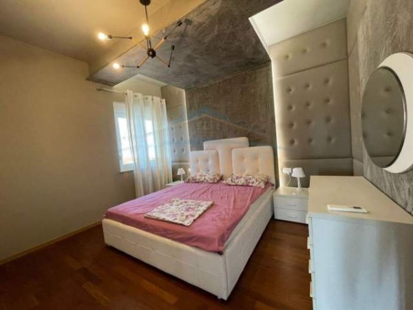 Shqiperi, jepet me qera apartament 2+1+BLK Kati 3, 100 m² 800 Euro (sauk/teg)