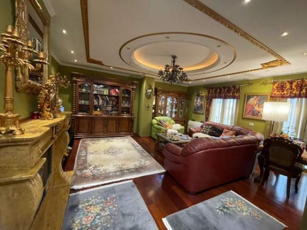 Tirane, jepet me qera apartament 196 m² 2.500 Euro (Rruga e Barrikadave)
