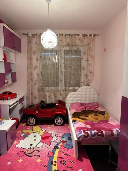 Tirane, jepet me qera apartament 3+1+BLK Kati 3, 110 m² 800 Euro (rruga Karl Gega)