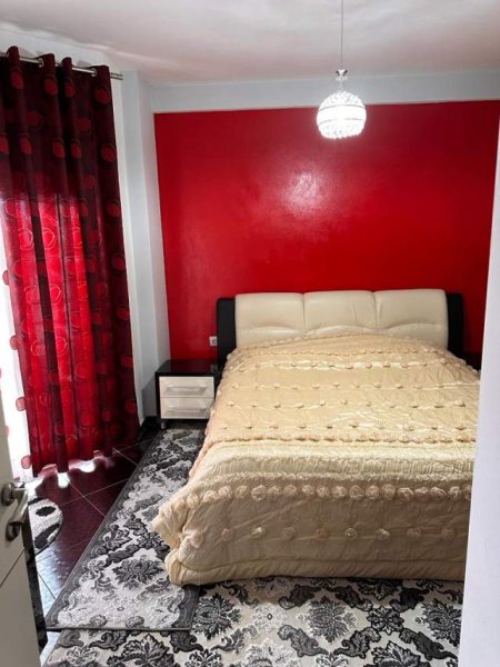 Tirane, jepet me qera apartament 3+1+BLK Kati 2, 115 m² 800 Euro