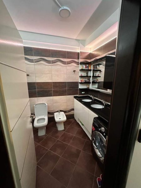 Tirane, jepet me qera apartament 3+1+BLK Kati 3, 110 m² 800 Euro (rruga Karl Gega)