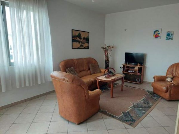 Tirane, jap me qera apartament 70 m² 30.000 Leke (Rruga Muhamed Deliu)