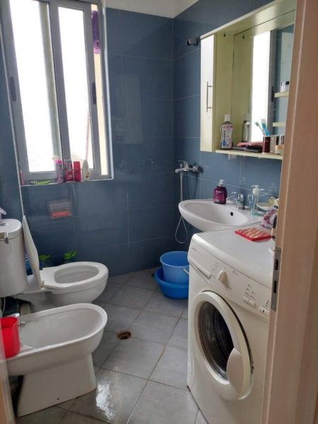 Tirane, jap me qera apartament 70 m² 30.000 Leke (Rruga Muhamed Deliu)