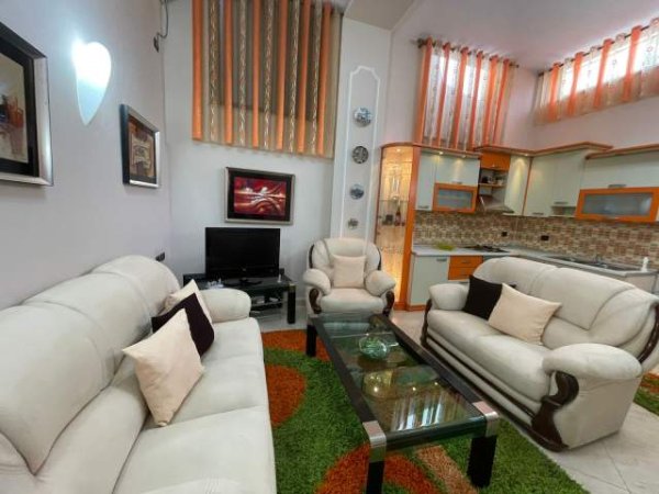 Tirane, jepet me qera apartament 90 m² 500 Euro (Rruga e Durresit)