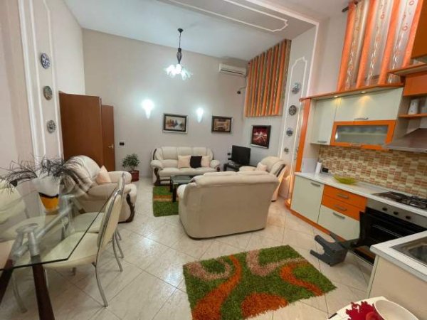 Tirane, jepet me qera apartament 90 m² 500 Euro (Rruga e Durresit)