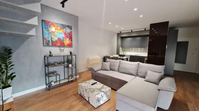 Tirane, jepet me qera apartament 110 m² 1.100 Euro (Rruga e Barrikadave)