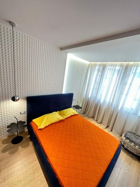 Tirane, jepet me qera apartament 1+1 Kati 7, 65 m² 700 Euro (Bulevardi Bajram Curri, prane Xhamise se Tabakeve)