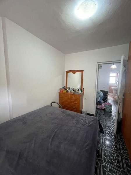 Tirane, jepet me qera apartament 55 m² 350 € (Prane Harry Fultz)