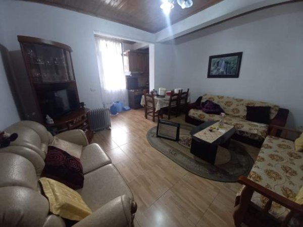 Tirane, jepet me qera 65 m² 30.000 Leke (Prane Shkolles Hasan prishtina)