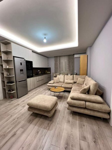 Tirane, shitet 81 m² 140.000 Euro (rruga Gjon Buzuku)