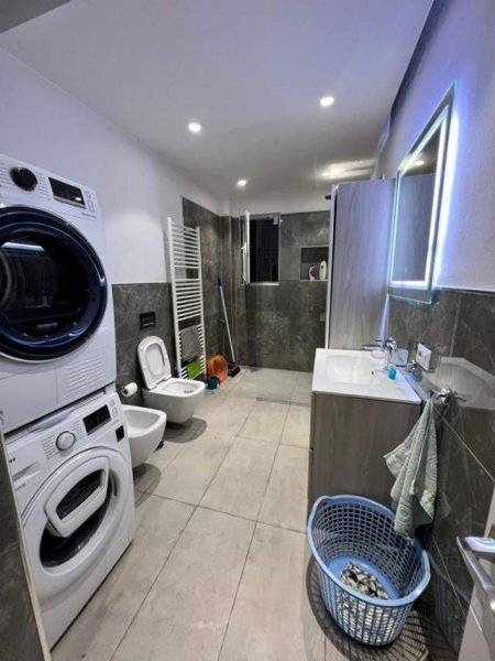 Tirane, shitet 81 m² 140.000 Euro (rruga Gjon Buzuku)