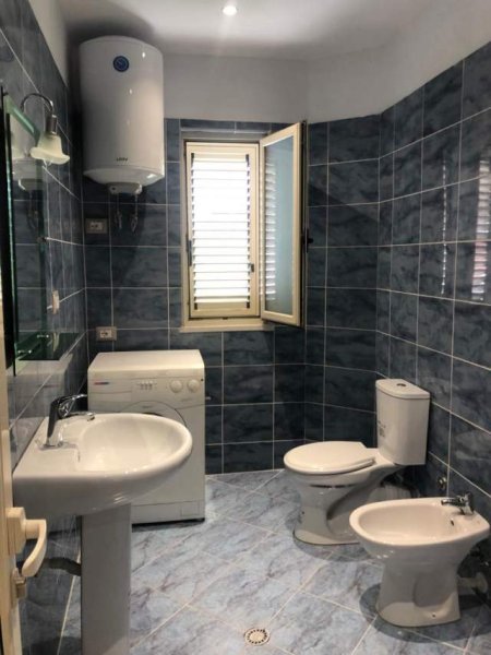 Tirane, shitet apartament 70 m² 85.000 Euro (RRuga e Elbasanit Prane Shkolles Osman Myderrizi)
